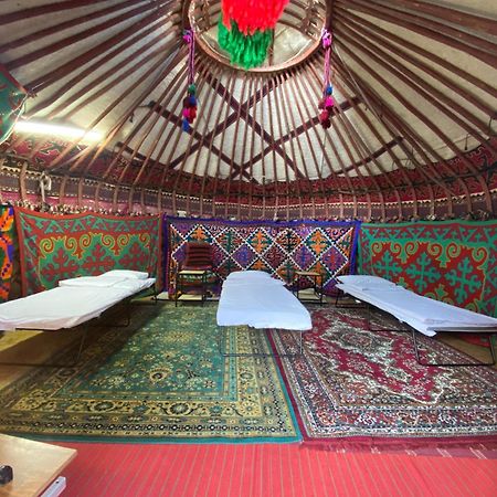Agyn Guest House Karakol Bagian luar foto