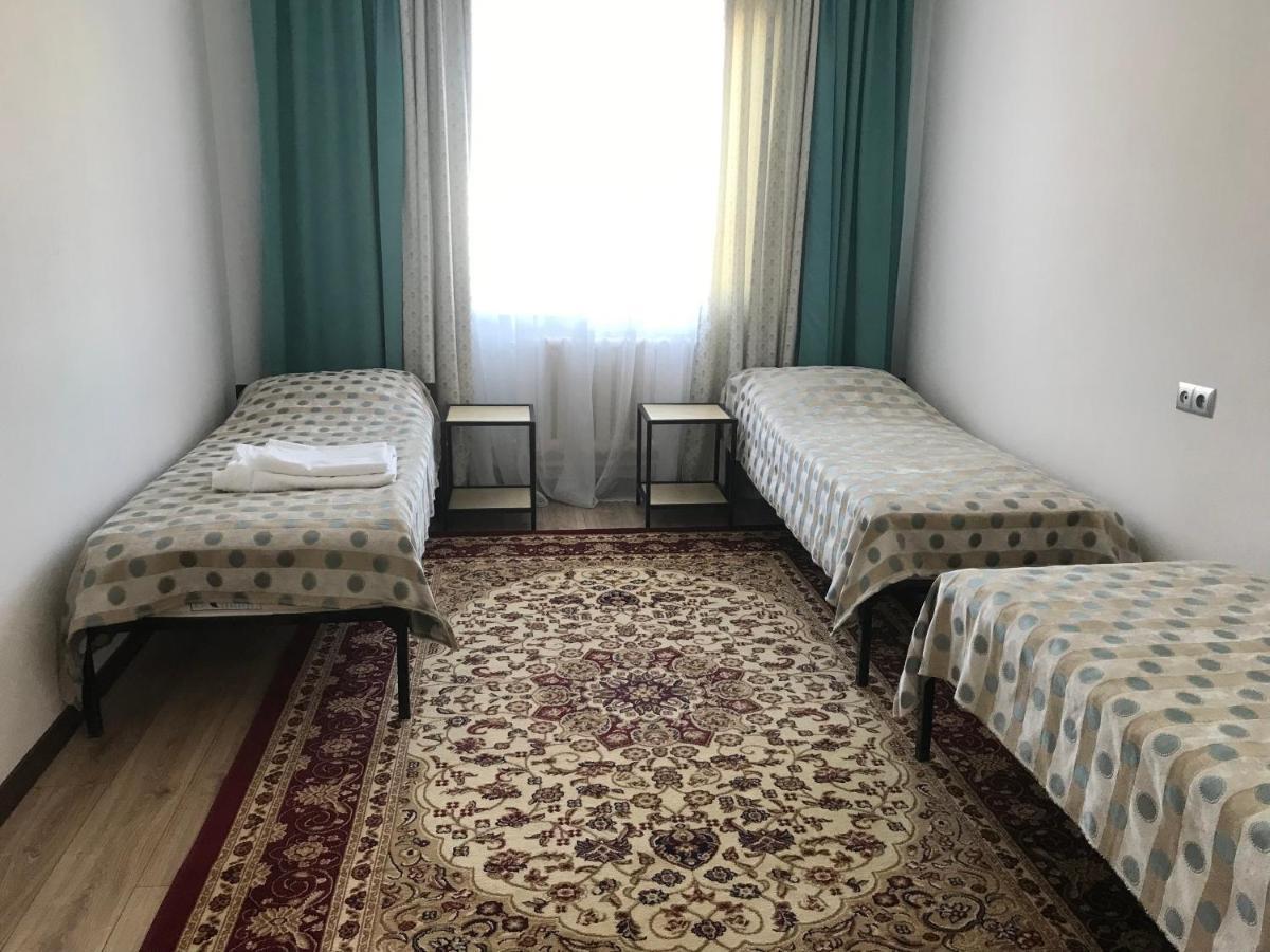 Agyn Guest House Karakol Bagian luar foto