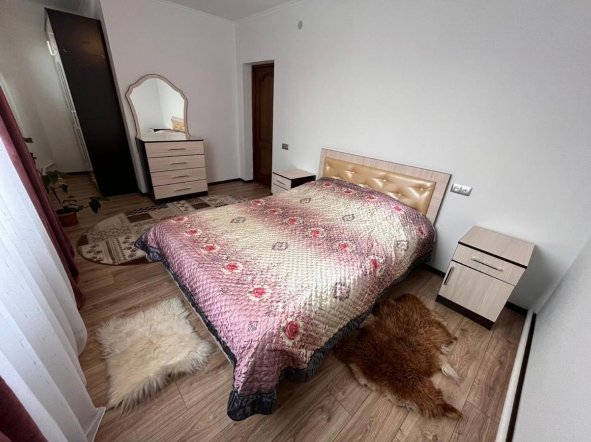 Agyn Guest House Karakol Bagian luar foto