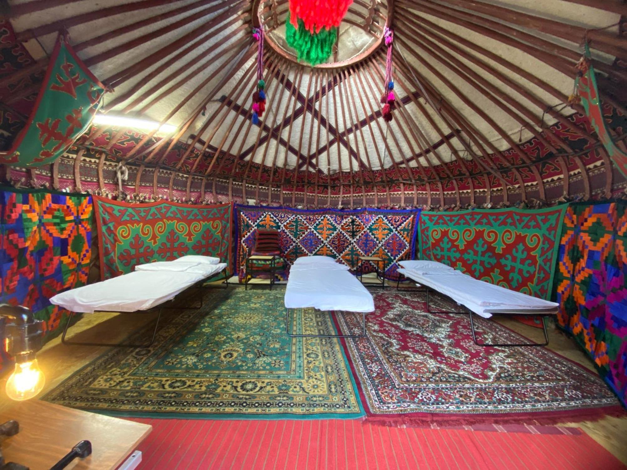 Agyn Guest House Karakol Bagian luar foto